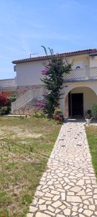 Villa Kadinela, 200M From Kamenjak, Huge Quiet Garden With Barbecue, 2 New Kitchens Premantura Exterior photo