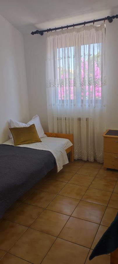 Villa Kadinela, 200M From Kamenjak, Huge Quiet Garden With Barbecue, 2 New Kitchens Premantura Exterior photo