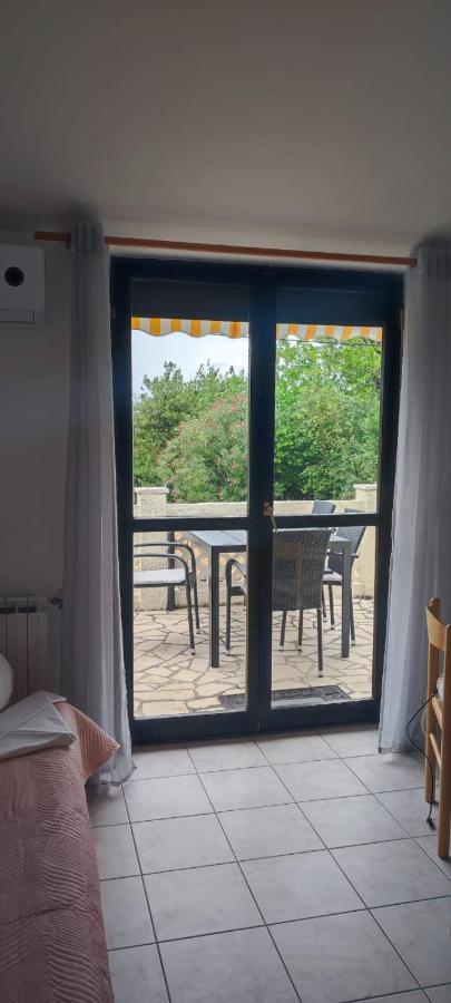 Villa Kadinela, 200M From Kamenjak, Huge Quiet Garden With Barbecue, 2 New Kitchens Premantura Exterior photo